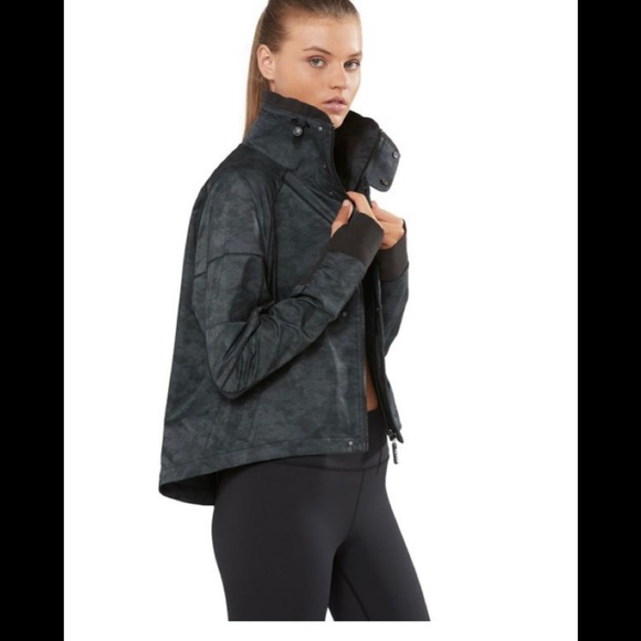 EUC Lilybod Astrid Jacket in Camo - Picture 1 of 3